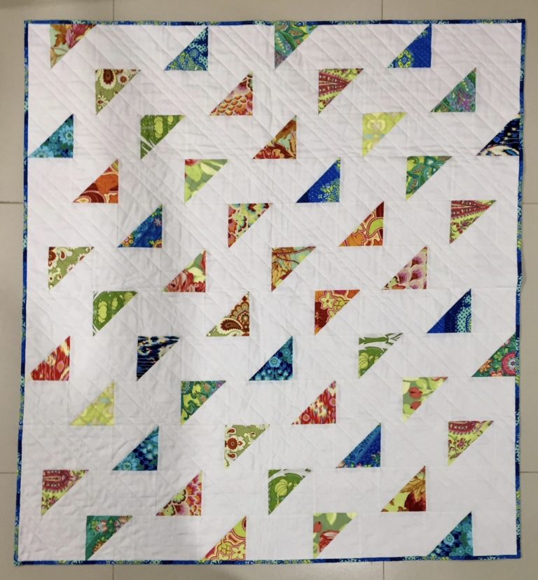 flying-triangles-baby-quilt-pattern-rebel-perfection